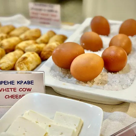 Ξενοδοχείο Western Olives - Free Pool & Parking 4*