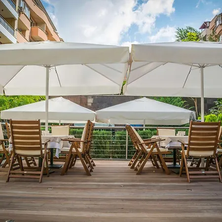 Ξενοδοχείο Western Olives - Free Pool & Parking 4*